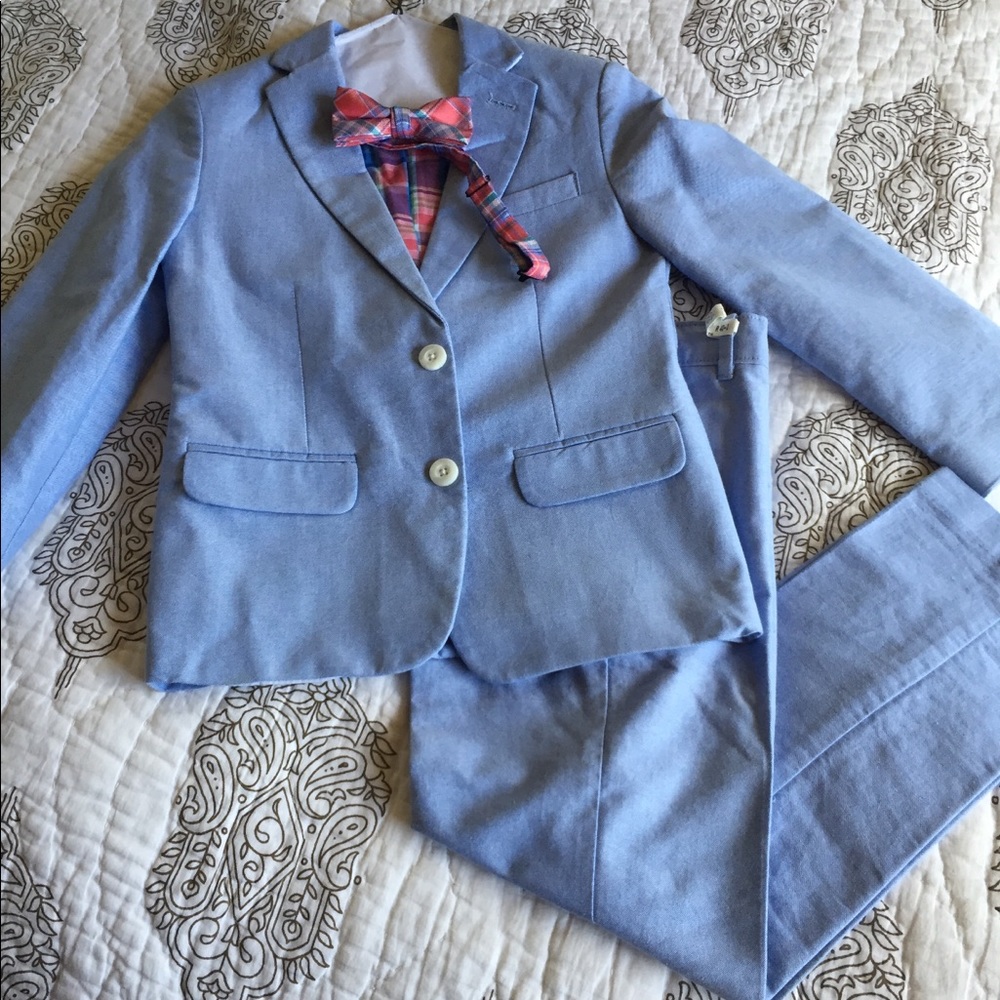 Izod blue suit with tie! Excellent used condition